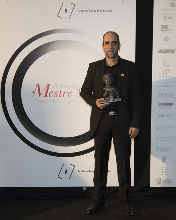 Tosar recolle o premio Mestre Mateo de Academia Galega do Audiovisual para o filme que protagonizou, Celda 211, na categoría de mellor guión